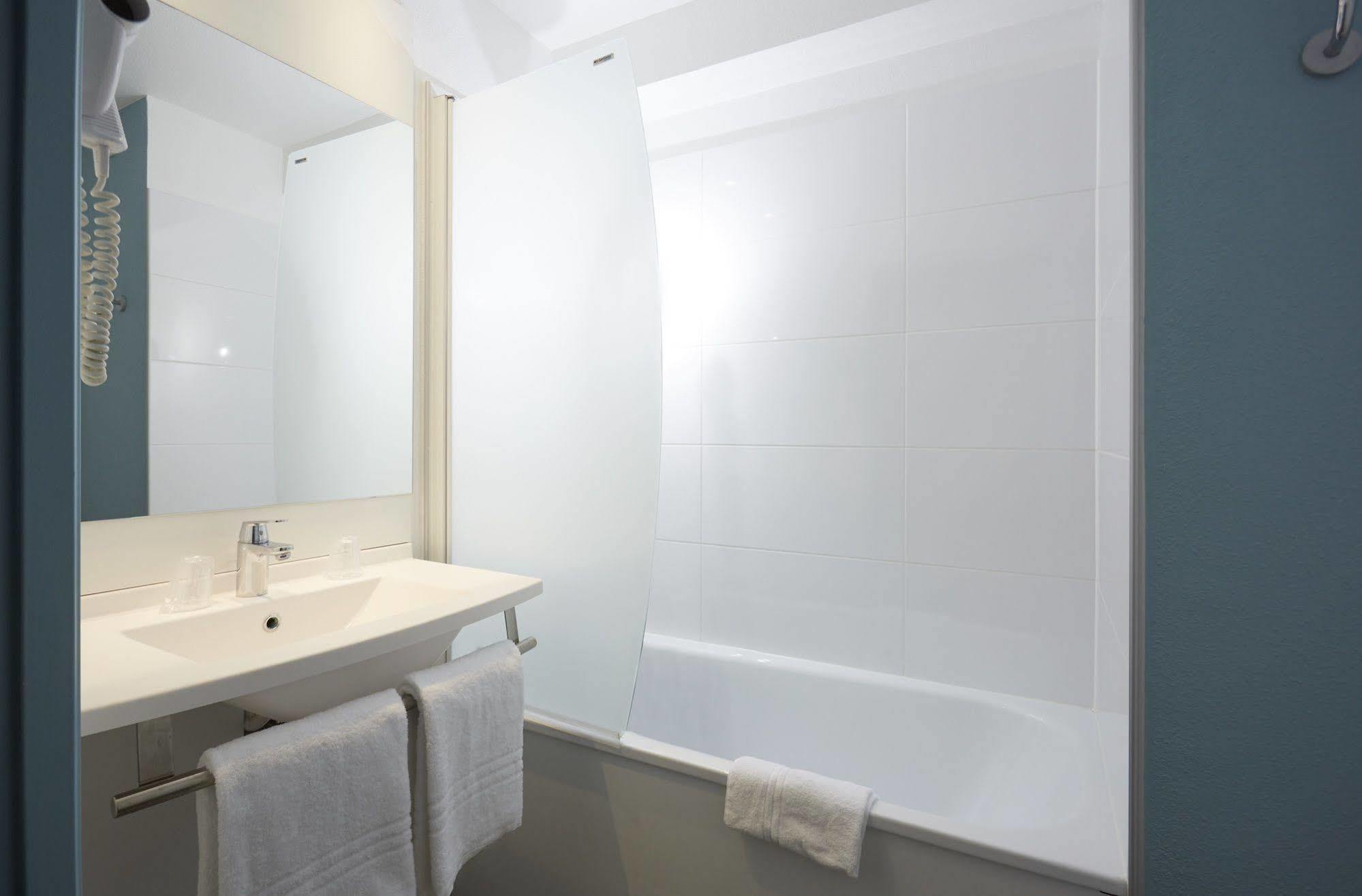 Hotel Baudouin Valenciennes Exteriör bild